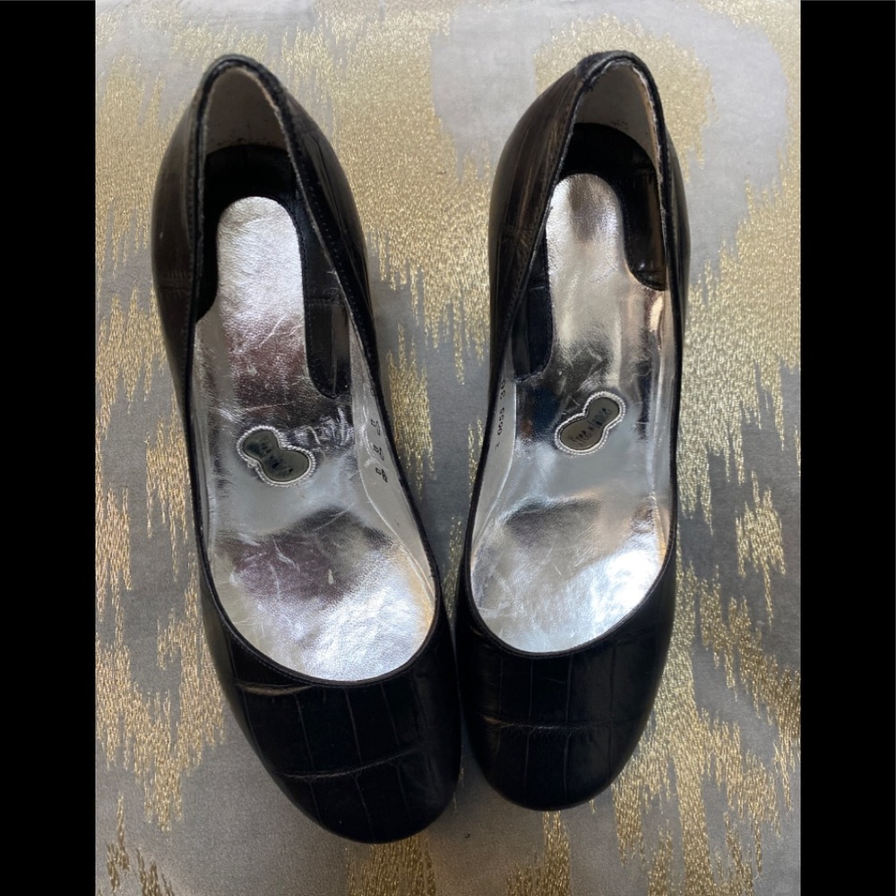 Free Lance Paris Black Leather Crocodile pumps 6